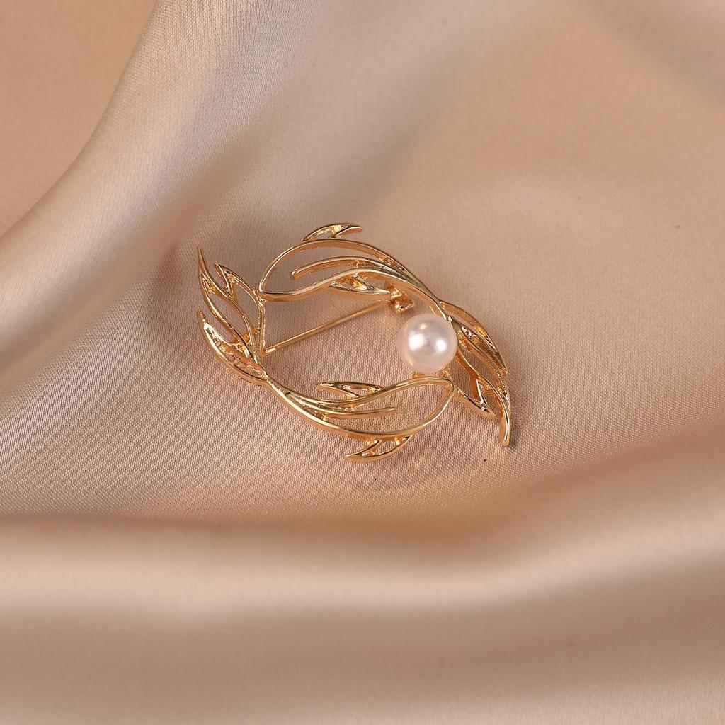 Exquisite High-End Schmetterlingsbrosche für Damenmode - Elegante Corsagen-Nadel & Kleidungsaccessoire