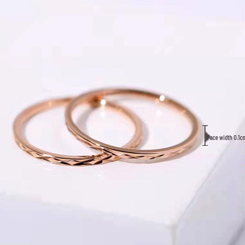 Rosegullbelagt sandblåst rombe diamantmønster titanring - Japansk og koreansk mote lillefinger parring