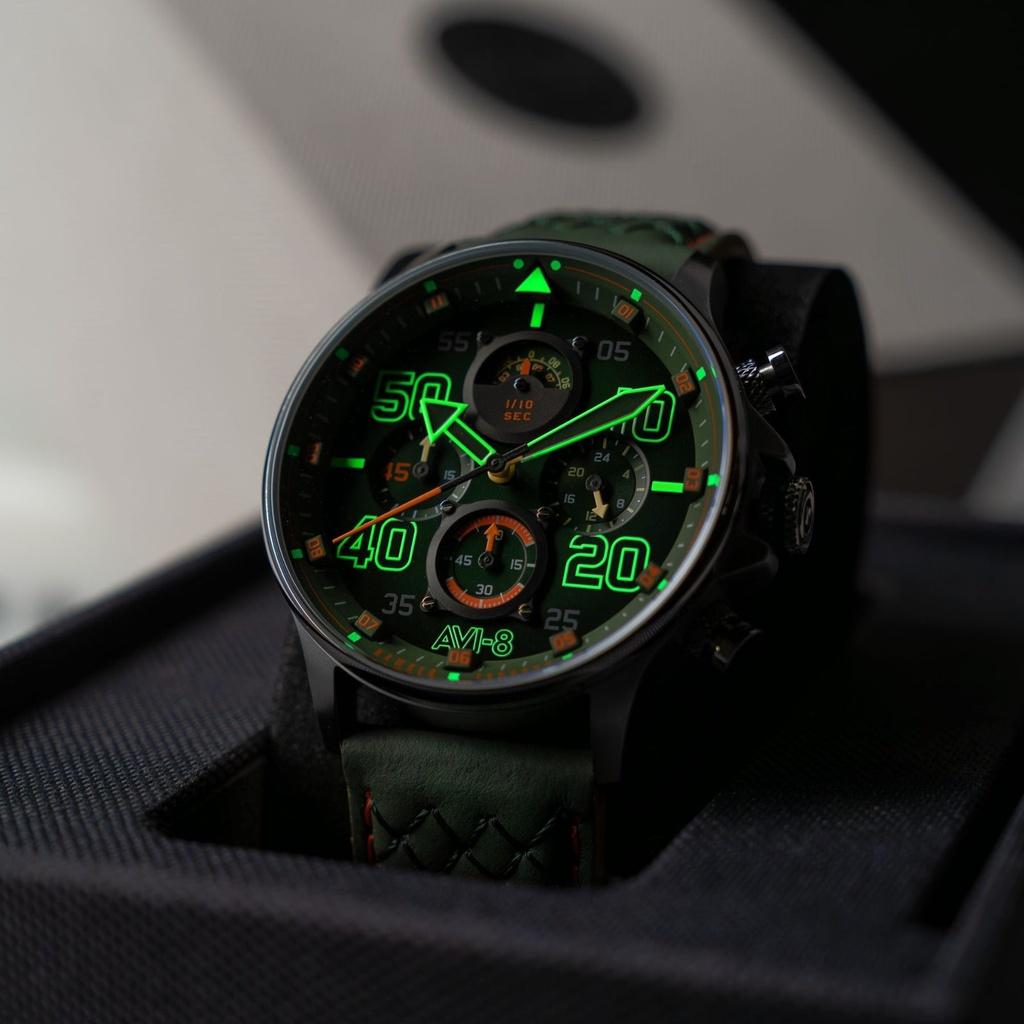 AVI-8 Hawker Typhoon Coningham Chronograph Harding Lederarmband Grünes Zifferblatt Quarz AV-4093-0D Herrenuhr