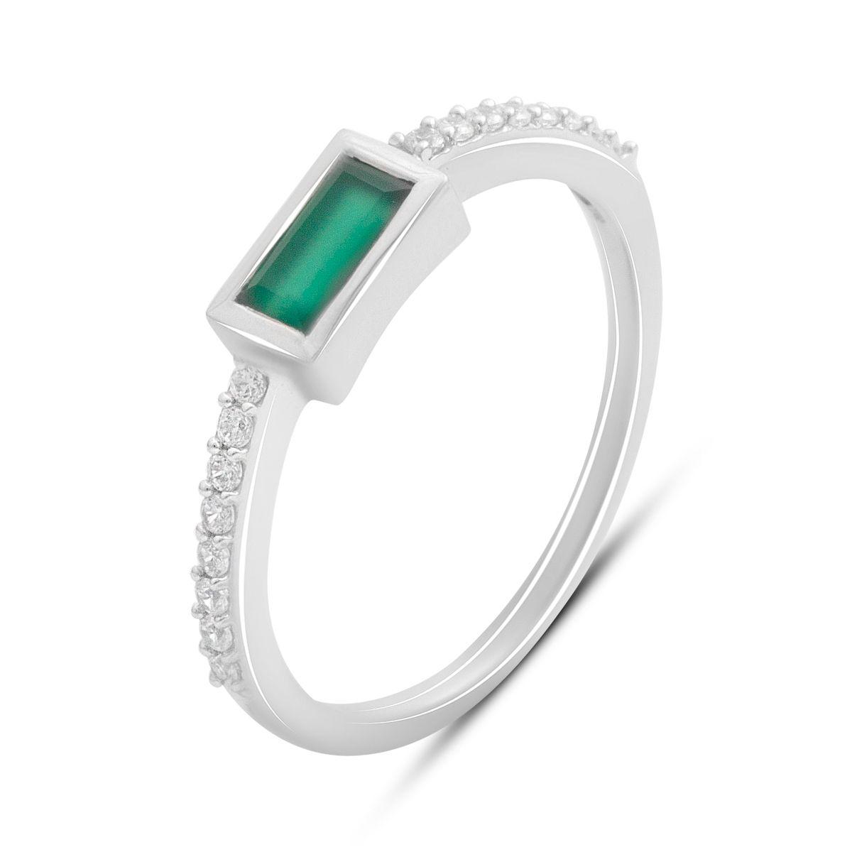 

Silver ring with natural agate 0.59ct, item weight 1.52 gr (2189817) 16.5