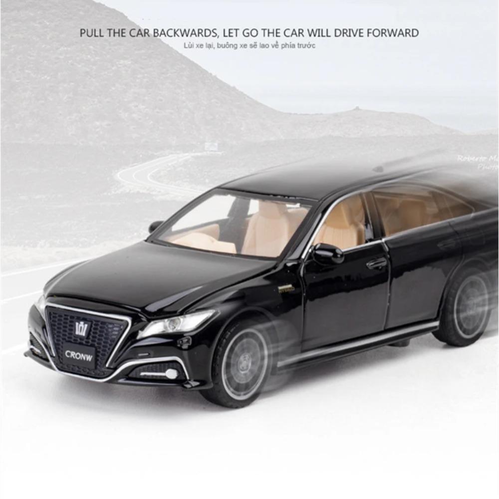 1/32 Toyota CROWN Alloy Car Model Diecasts & Toy Vehicles Metal Toy Car Model Simulation Sound Light Collection Gift