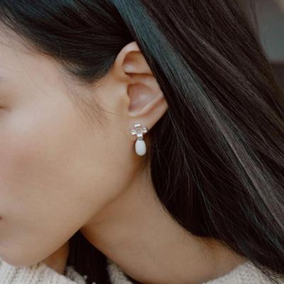 Cross Flower Drop Earring [fairytale Snow]