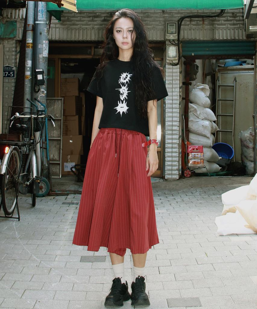 Deumakeu Real Wide Two Tuck Stripe Bumuda Pants - Burgundy