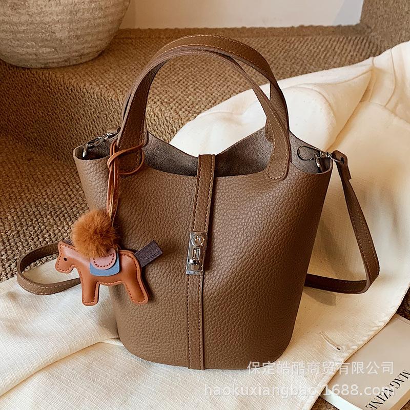 Vintage Maillard Small Bag 2025 New Casual Versatile Women's Messenger Bag Exquisite Hand-held Mother Bucket Bag