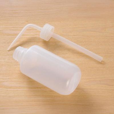 250/500ML Quetsch-Gießflasche mit gebogenem Ausguss Große Kapazität Klar Sichtbar Innenblumenpflanzen Bewässerung Gießkanne Kunststoff Kleine Waschflasche