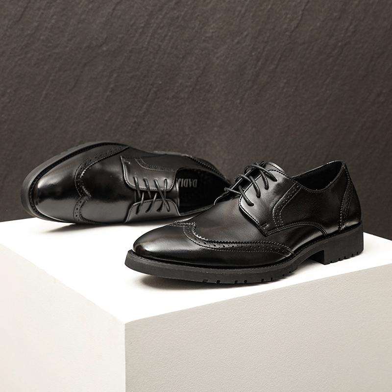 Herresko i skinn for forretningsbruk Moteabel gentleman-stil Daglig kontor utendørs fritidsselskap Bryllup formelle elegante sko