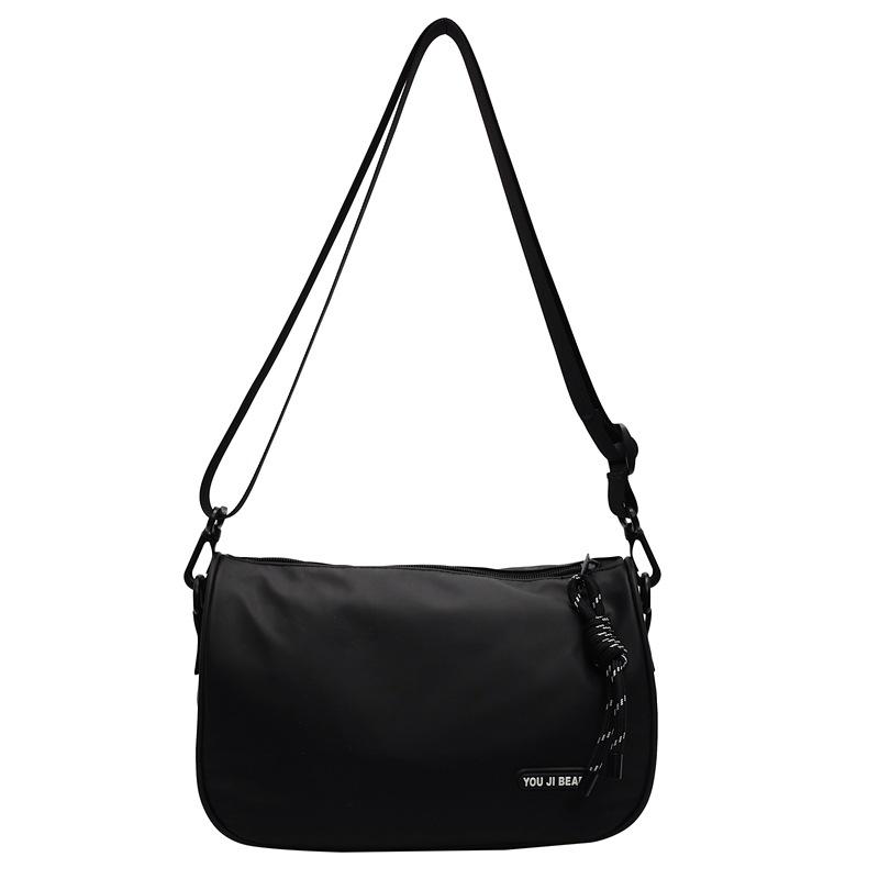 Casual niche design pillow bag 2025 spring personalized new fashion messenger bag simple shoulder armpit bag