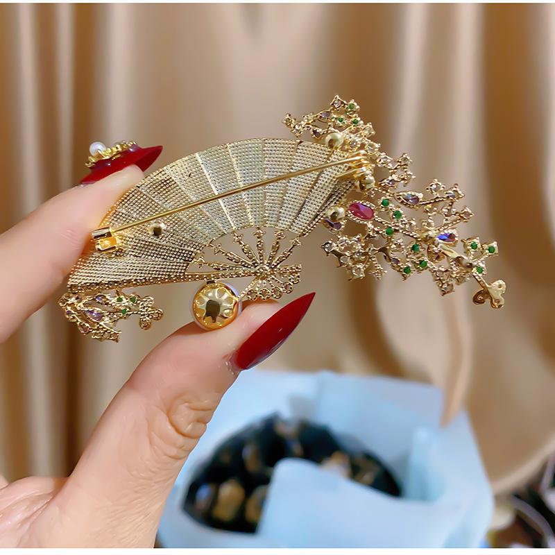 Senior Brooches Flower Leaf Brooch Pins for Women Suit Pendant  Fashion Brooches Jewelry