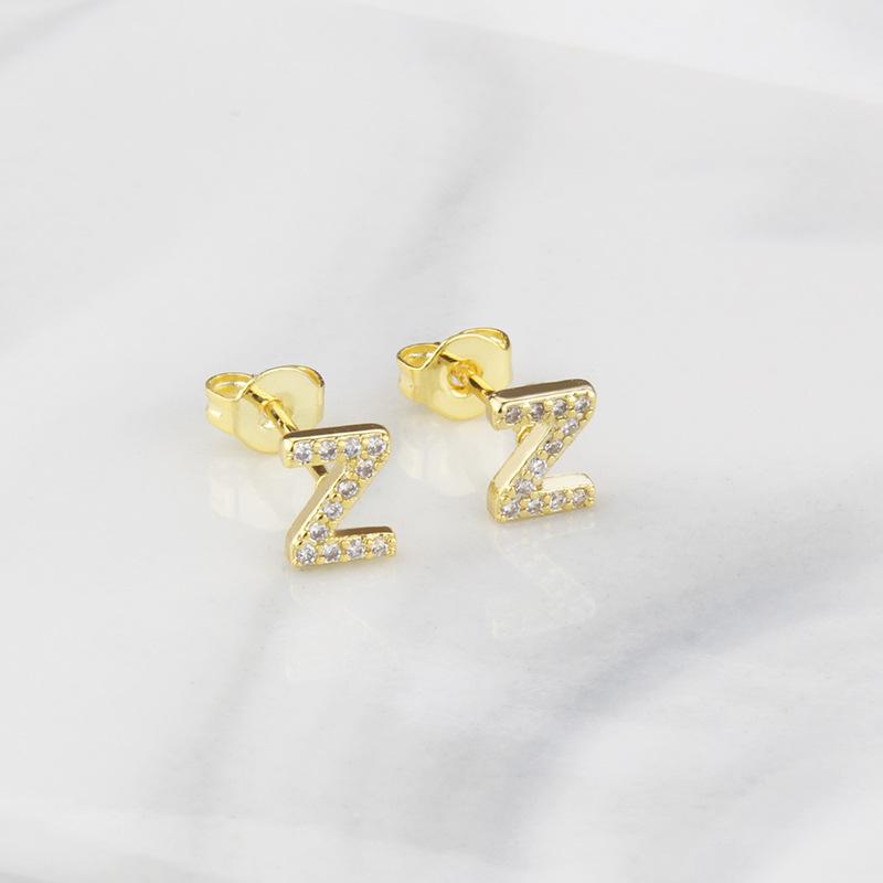 

Set with Zirconium Quartz, These Letter-shaped Ear Studs Are Simple and Elegant. Z