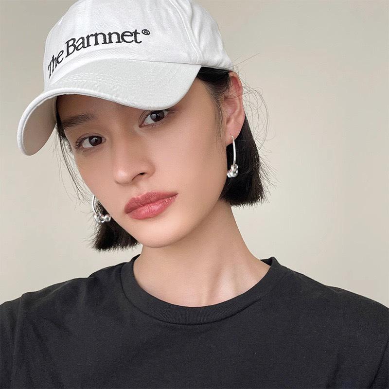 

Korean Minimalist Blogger-Inspired Beaded Ear Hoops: 2025 Fashionable Women s Versatile Earrings