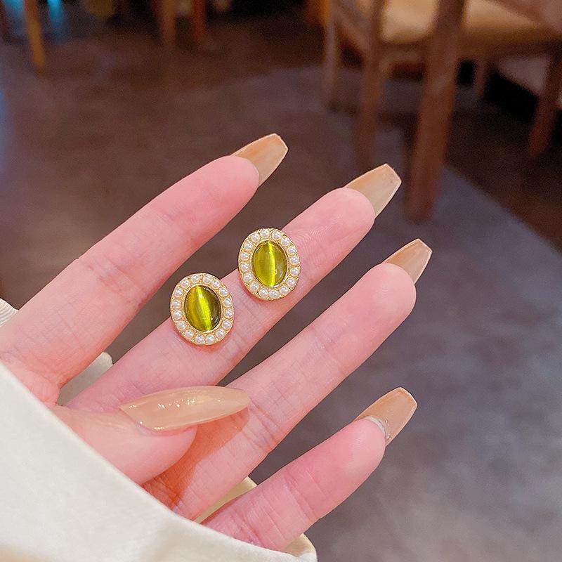 

Серебряные серьги-иглы S925 с французским ретро-кошачьим глазом и жемчужинами для женщин - элегантный и шикарный дизайн