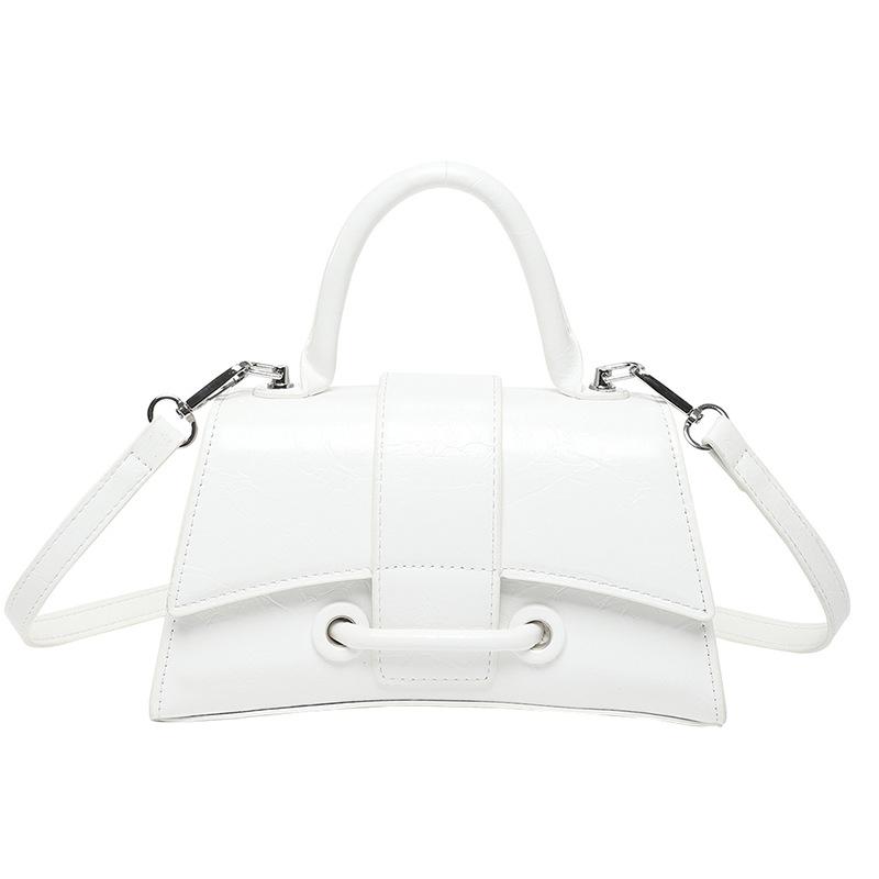 This year, it is popular, simple, trendy and cool, high-end texture, portable small square bag, niche design, versatile commuter messenger bag, femal