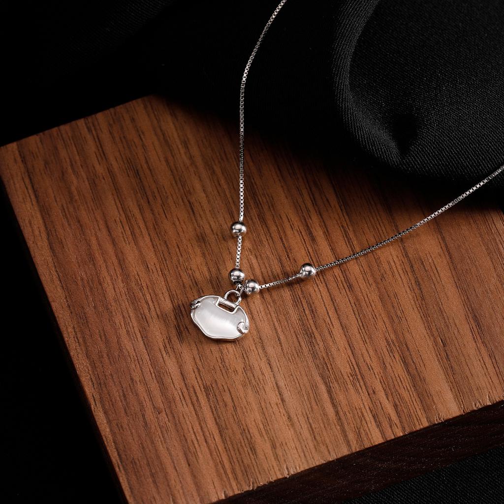 New Chinese Safety Lock Necklace Femininity Niche Design Sense Auspicious Cloud Pendant Neck Chain