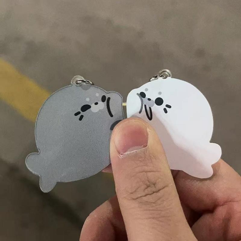 Little Seal Cartoon Acrylic Keychain 1Pair Perfect for Fun Gifts and Bag Charms