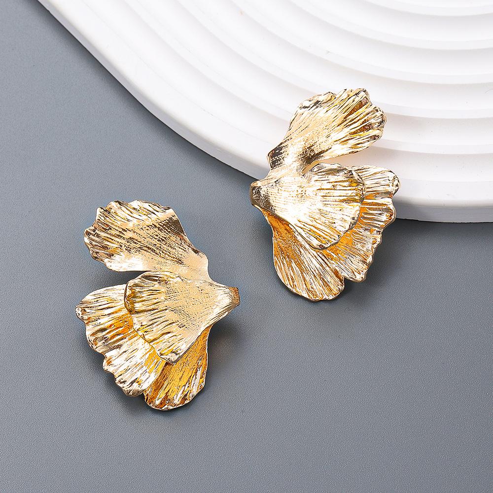 Exaggerated Retro Alloy Leaf Earrings For Women Personality Temperament Creative Fashion Street Stud Jewelry