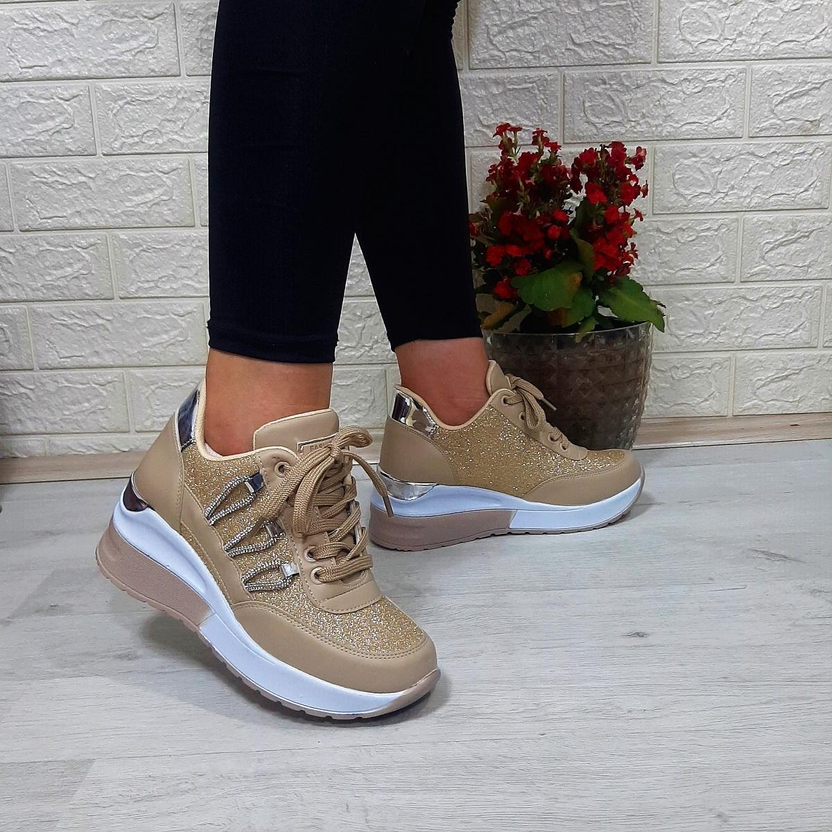 

Женская спортивная обувь на танкетке с золотым блеском Lady Classy 37 золотой