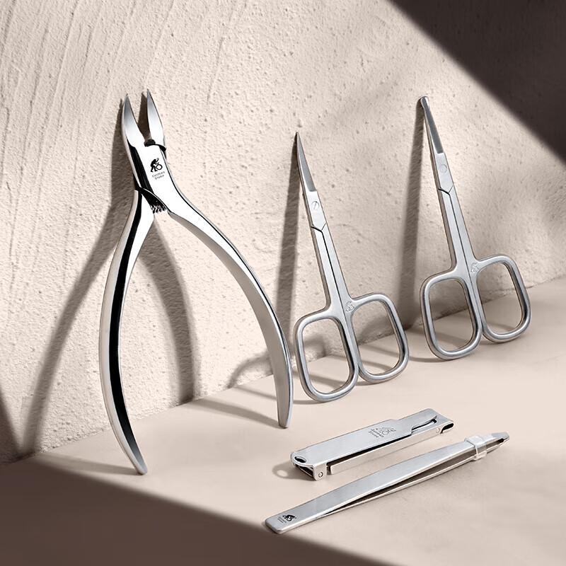 Set Manicure Improvviso in Pelle di Coccodrillo da 9 Pezzi