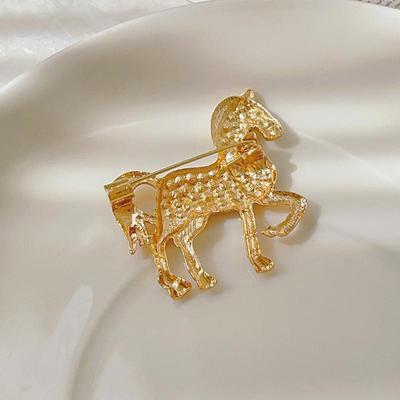 Exquisite Running Horse Brooches For Women Men 4-Color Enamel Animal Brooch Pins Year Of The Horse Party Jewelry Gift