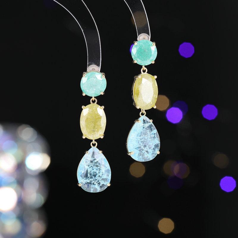 

Роскошный геометрический дизайн с цветными циркониевыми серьгами, женские милые игольчатые серебряные серьги-капли из циркония с ледяной трещиной