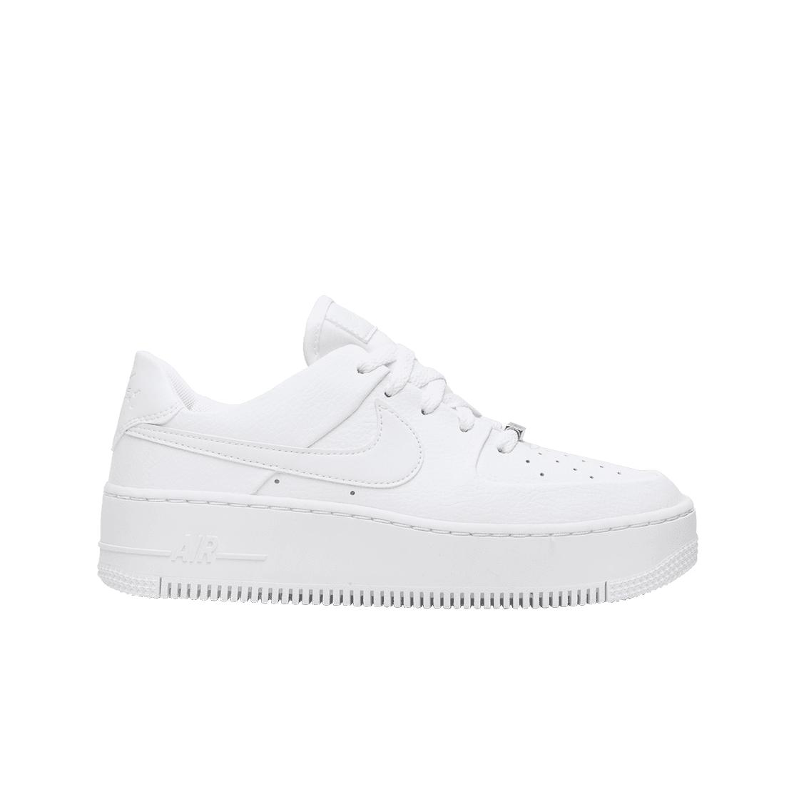 

Женские кроссовки Nike Air Force 1 Sage Low Triple White AR5339-100