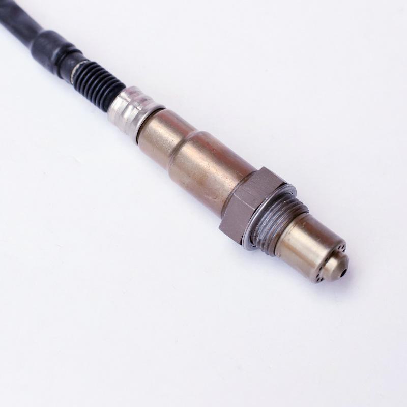 Oxygen Sensor Compatible with 392102B010 for Modern Vehicles.