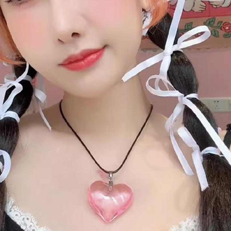 Unique Crystal Heart Necklace Fashion Sweet Cool Heart Clavicle Chain Lace Up