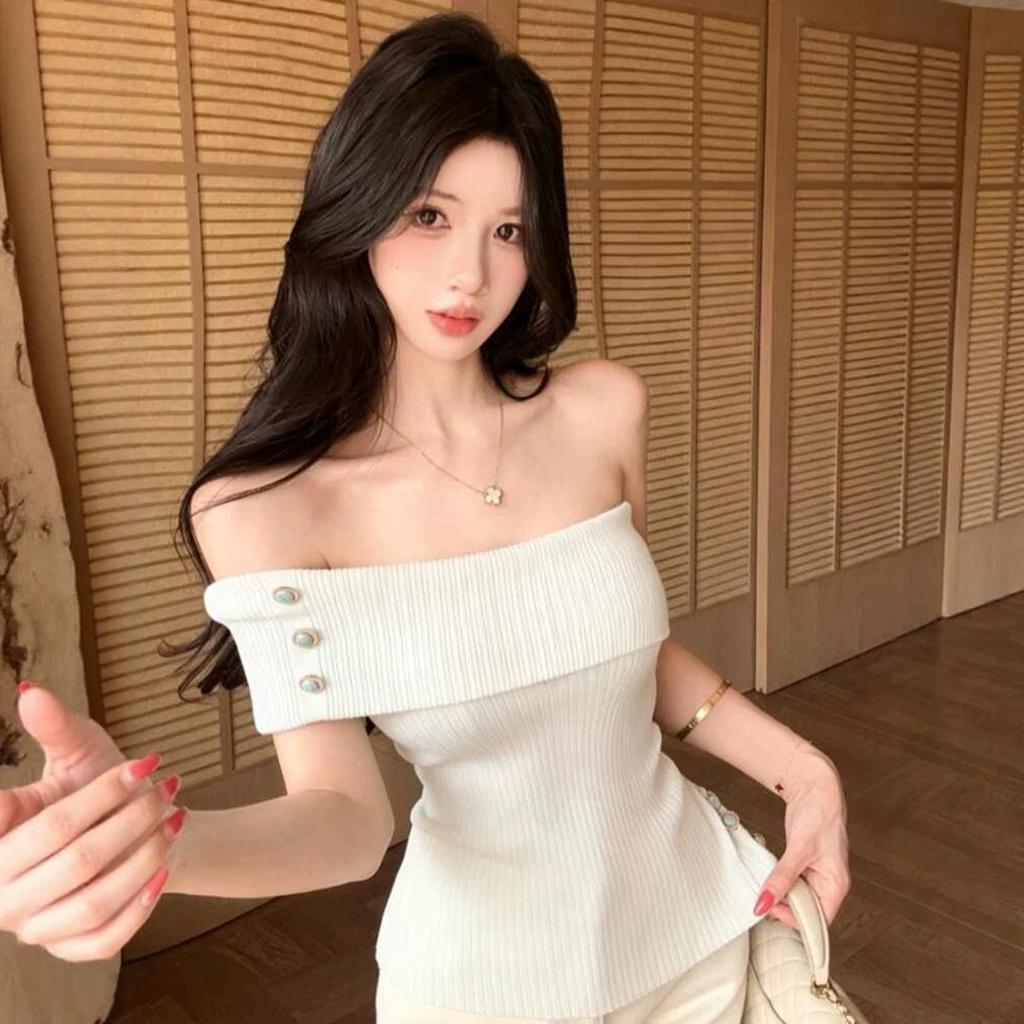 Korean gentle sweet Spice girl one-word collar off-the-shoulder T-shirt women's summer fashion design sense slim and thin temperament top