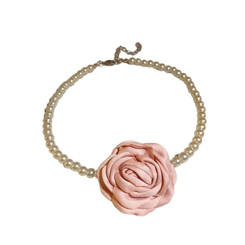 Pearl Flower Geometric Necklace - French Retro Clavicle Chain with Versatile Design