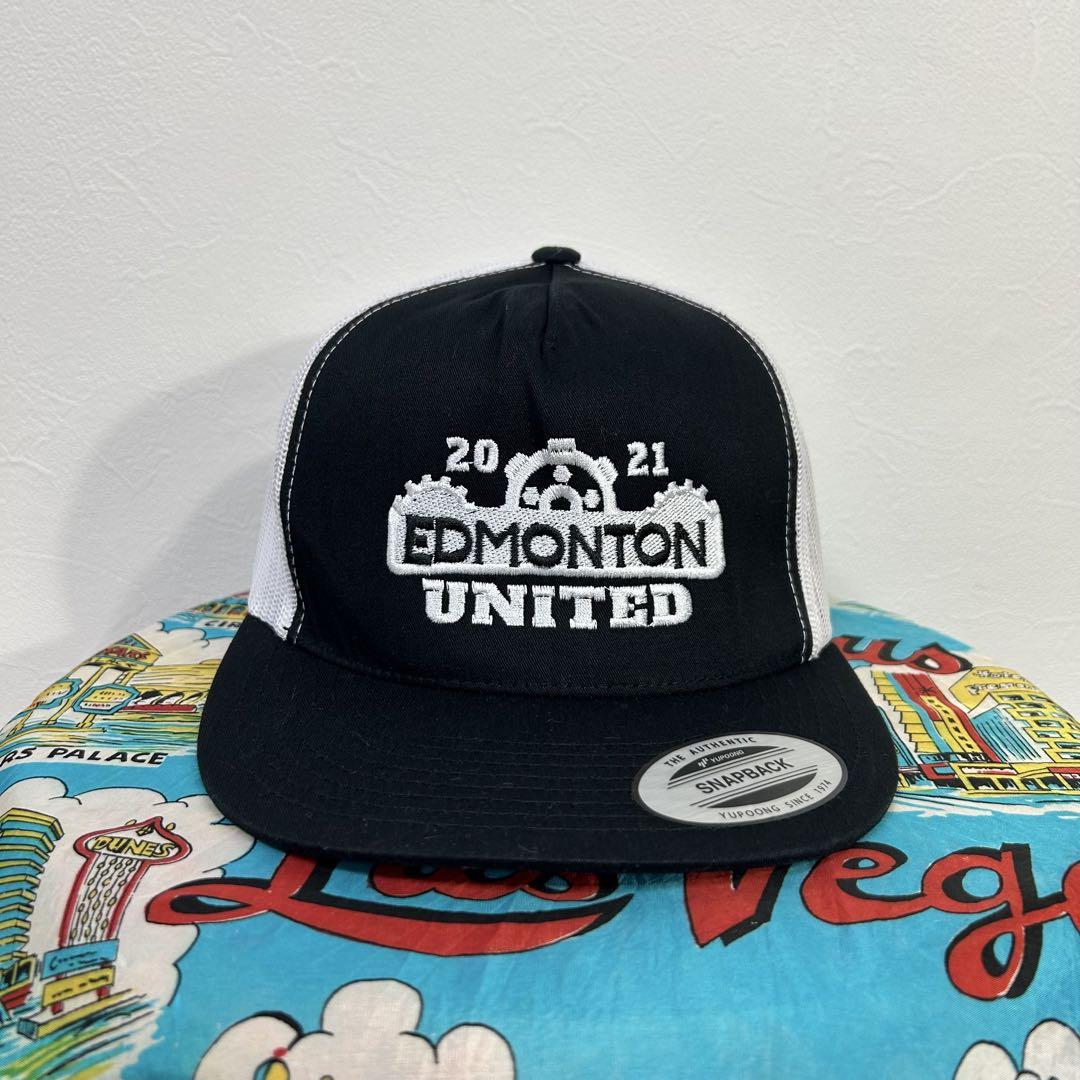 

[USED] Corporate retro mesh trucker cap with embroidery and adjustable straps