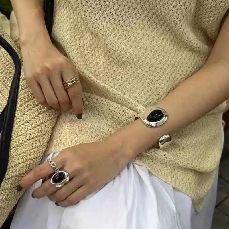 Niche High-End Cold Wind Irregular Copper Plated Platinum Inlaid Black Agate Ring, Unique Personality Trend Ring