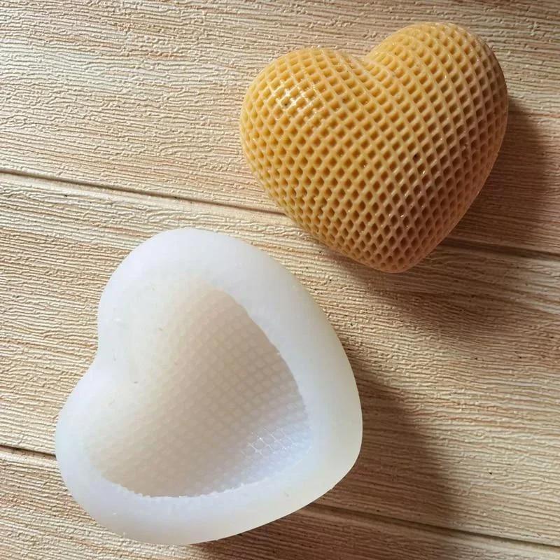 Love Candle Mold 3D Grid Heart Shape Candle Soap Mould Handmade Mousse Chocalete Cake Mold Plaster Mold Tool for Valentines Day
