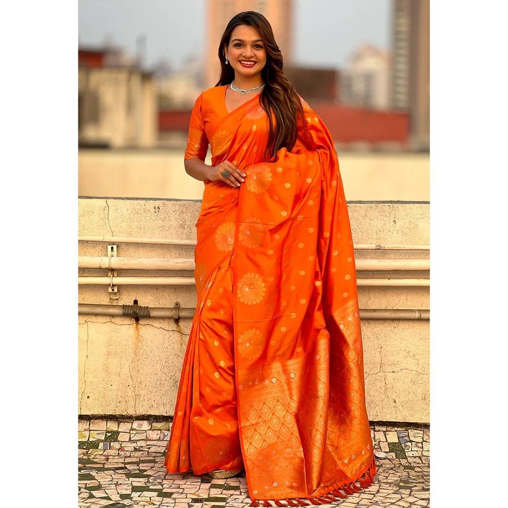 Beautiful Saree Is Elegantly Decorated with Gorgeous Solid Jacquard Weave That Gives a Perfect Look To the Outfit.