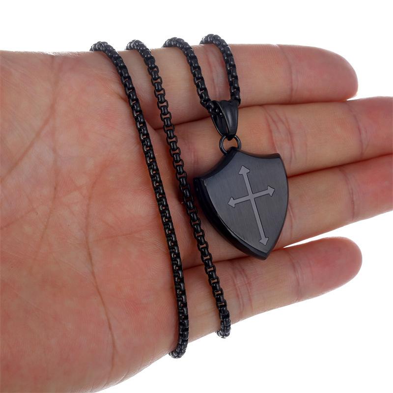 Europäischer und Amerikanischer Schild Kreuz Anhänger Herren Titanstahl Hochwertig Vielseitig Pullover Kette Schmuck