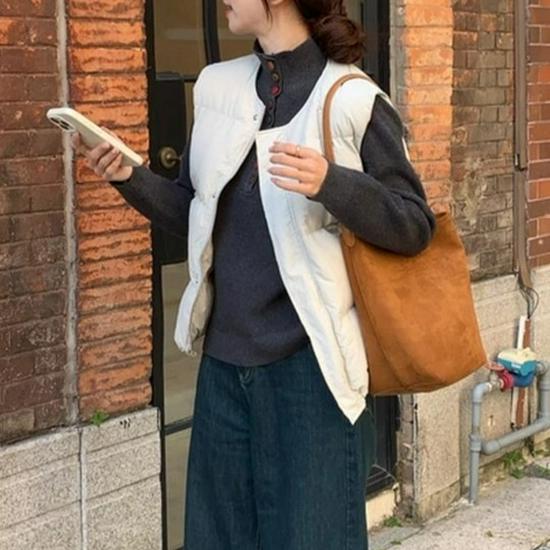 Women's Half-Open High-Neck Knit Top: Elegant and Versatile Base Layer or Outerwear for Autumn/Winter.