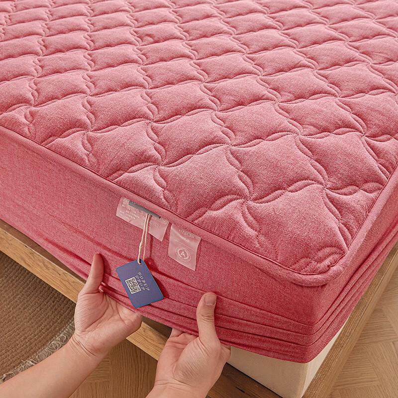 OEING Quilted Fitted Mattress Protector