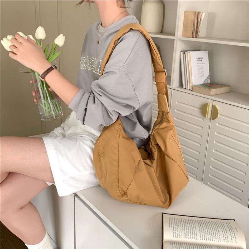 Large Capacity Nylon Shoulder Bag Women Casual Crossbody Sling Bag Lightweight Everyday Tote with Wide Adjustable Strap Crescent Bag