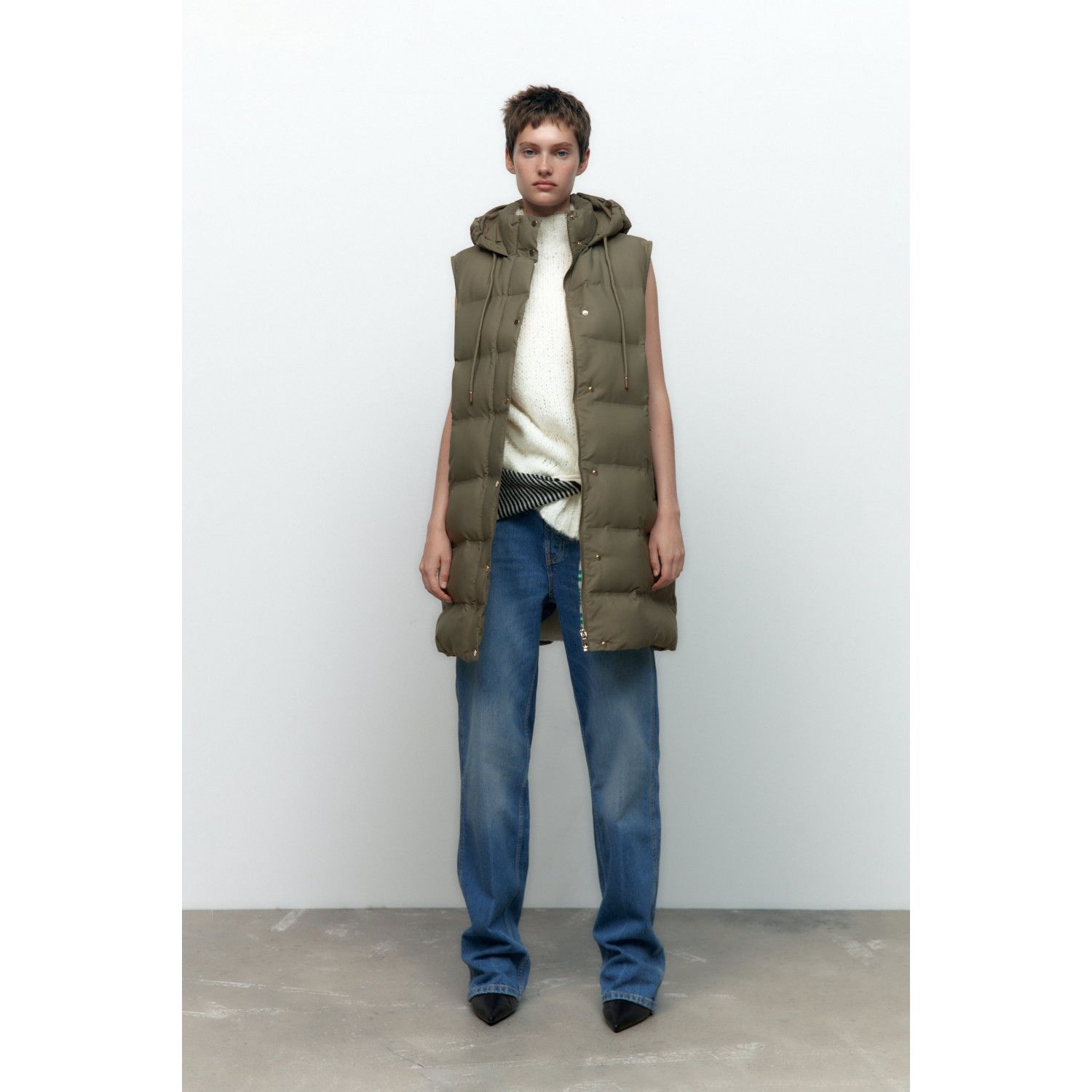 

QUILTED GILET WITH HOOD