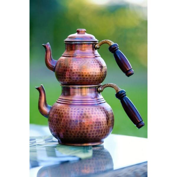 

Татуированный толстый чайник с молотком