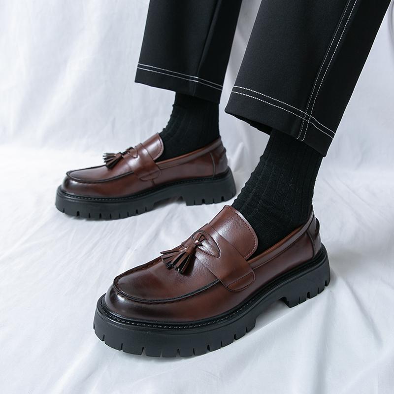 Fashion British Style Men Pointed Business Formal Le Fu Leather Shoes Spring New Style Men Comfortable Thick Soled Fringed Leather Shoes