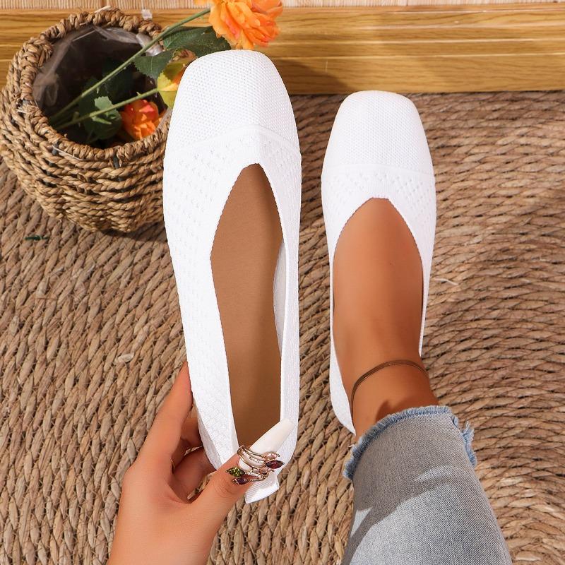 Women Flats 2024 New Mesh Breathable Flat Sneakers Women Light Slip on Flat Casual Shoes for Women Outdoor Comfortable Loafers