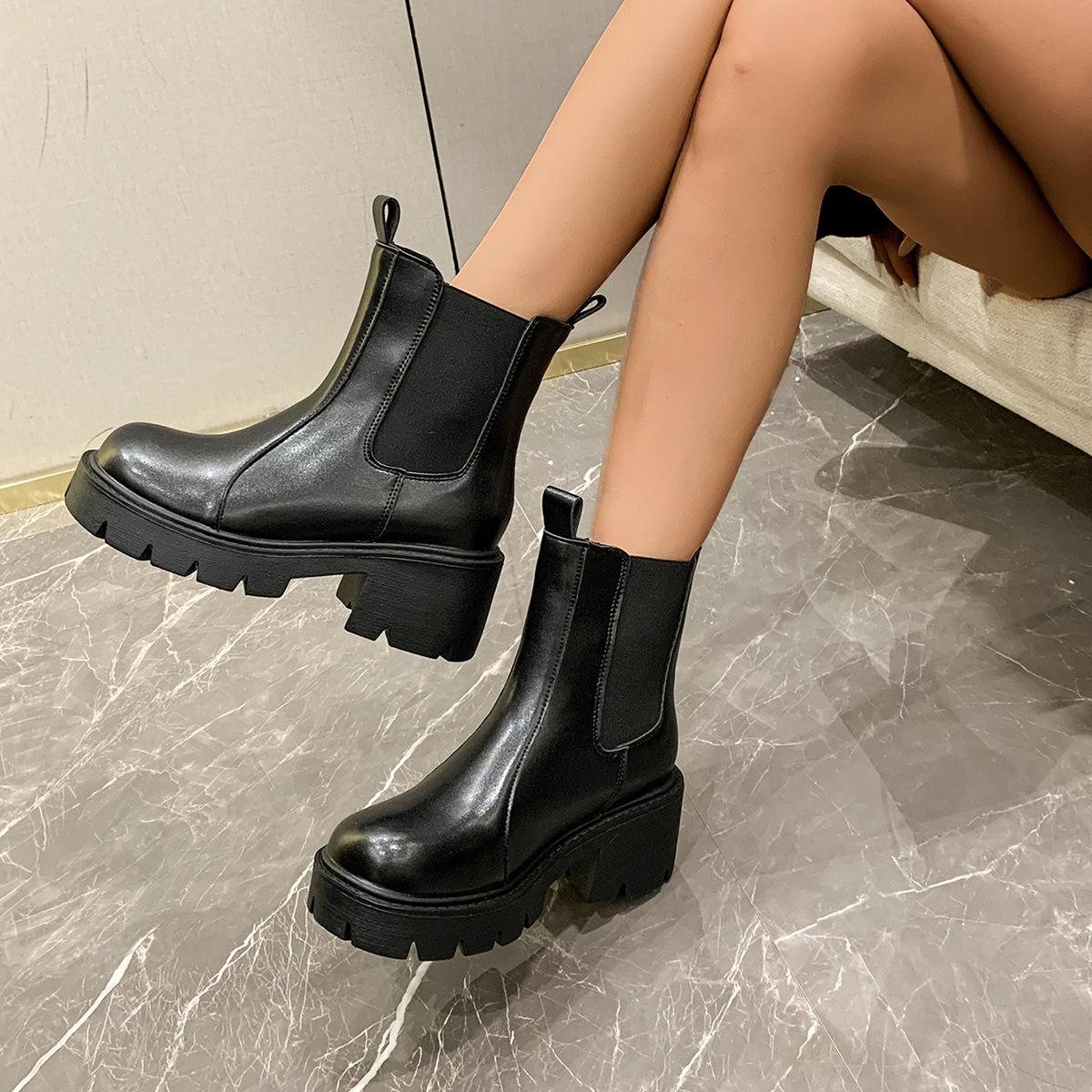 

2024 осень и зима новые мартинсы на толстой подошве с увеличением высоты женские в британском стиле на небольшом высоком каблуке маффин челси короткие ботинки 43 чёрный