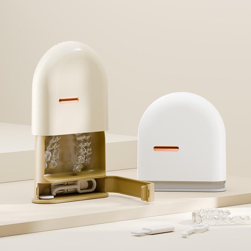 Invisible Orthodontic Aligner & Retainer Portable Cleaning Storage Box