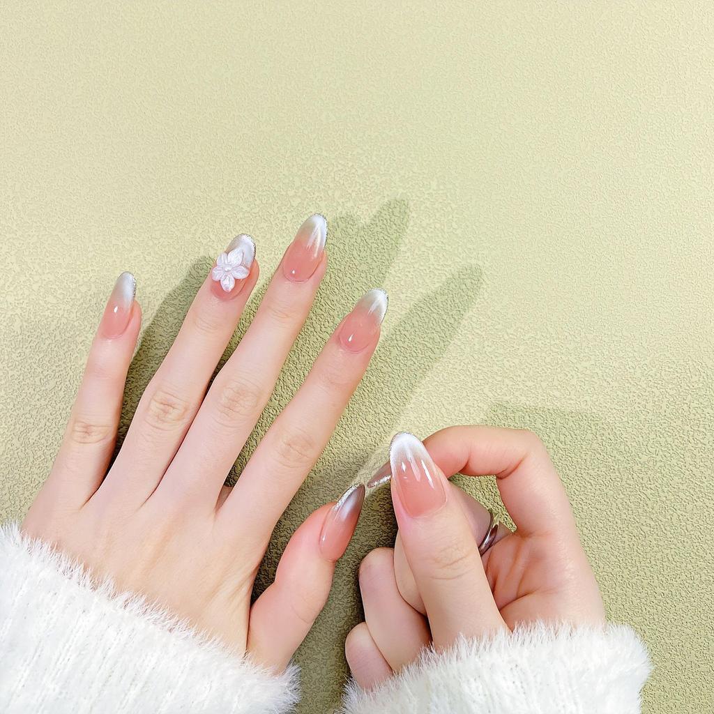 Influencer-Style Wearable Nails: High-End Translucent Gradient with 3D Flowers, Bride Style, Luxury Whitening, Handmade Hot Item