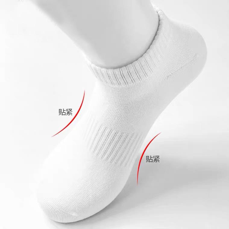 Unisex Comfortable Casual Breathable Cotton Short Socks New Summer No Show Breathable Knitted Socks for Male Black and White