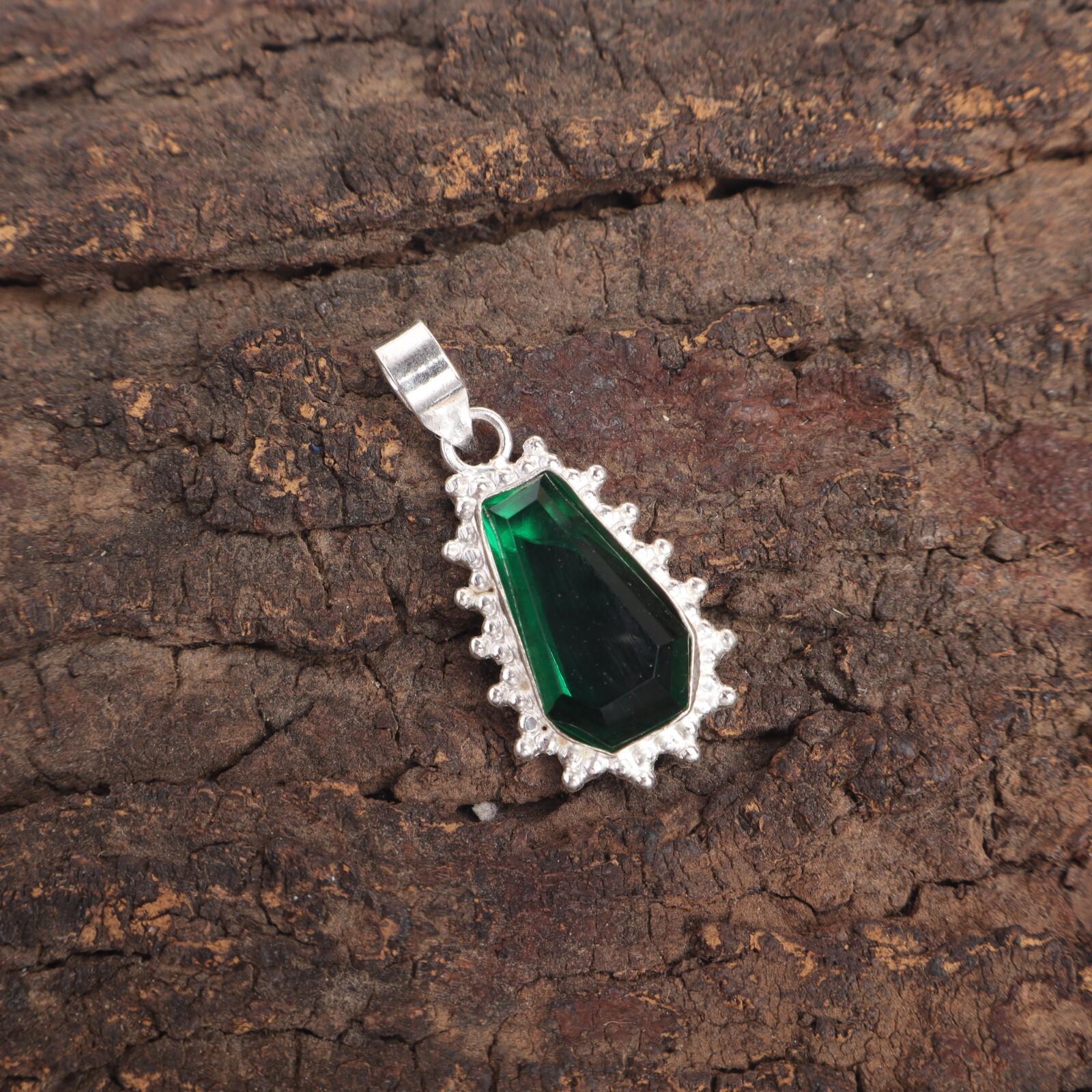 

Зеленый Изумруд Драгоценный камень Серебро 925 пробы Подарок лучшим сестрам Подвеска ручной работы PP-54-12