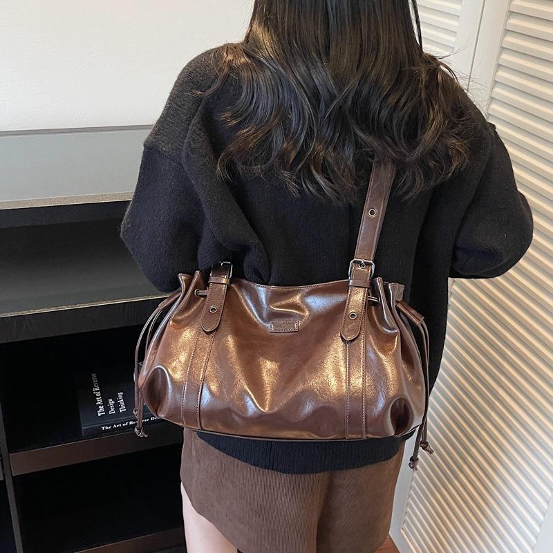 Yogodlns Casual Soft Leather Shoulder Bag Large Capacity Solid Color Commute Bag Multifunctional Minimalist Tote Bag For Women