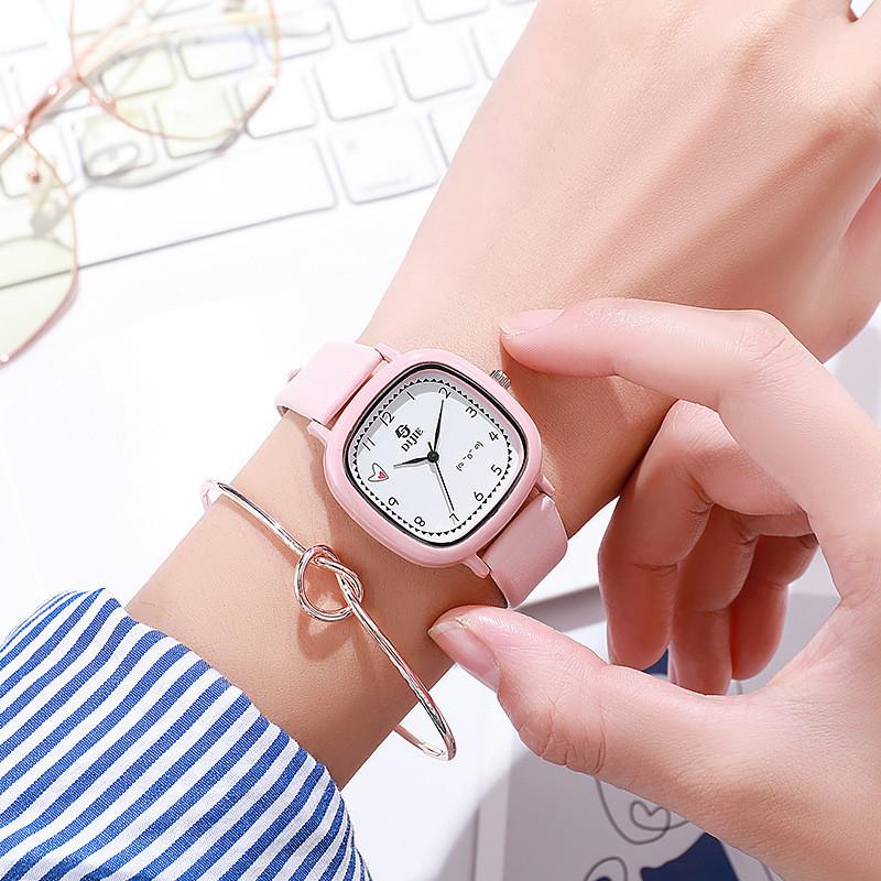 Student Fashion Square Heart Quartz Watch For High School Exams With Leather Strap