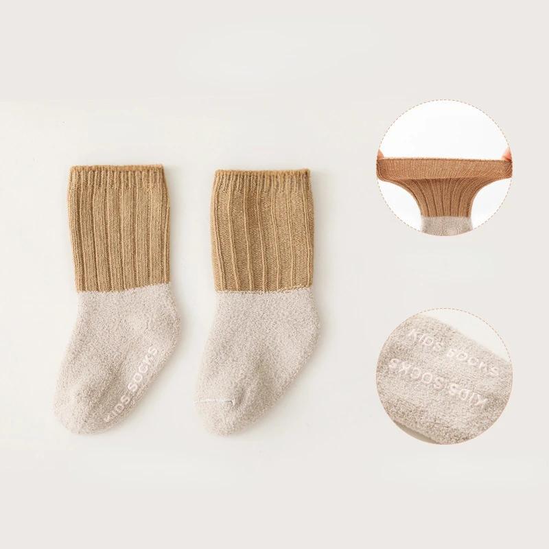 Zimní Dětské Dívčí Chlapecké Ponožky z Korálového Rouna Macaronové Barvy Prošívané Plyšové Zesílené Ponožky Silikonová Podrážka Protiskluzové Novorozenec Batole