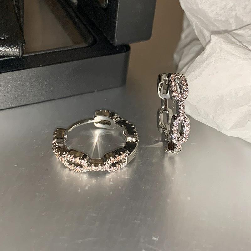 

Легкие роскошные высококачественные серьги-пряжки в форме свиного носа из циркония для женщин, маленькие, изысканные, индивидуальные, модные, темпераментные, универсальные серьги