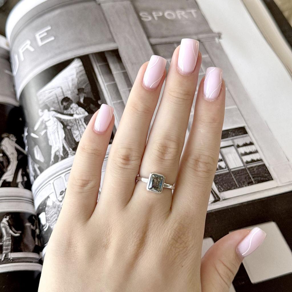 Серебряное кольцо с мистик топазом 2.302ct, вес изделия 3,15 гр (2163763)